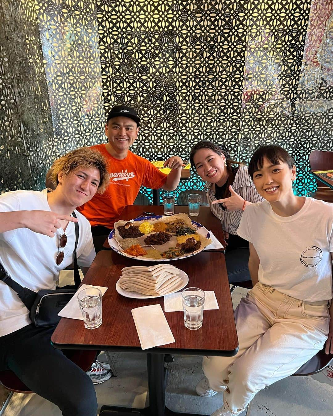 小山田サユリさんのインスタグラム写真 - (小山田サユリInstagram)「Had a great day 😊☀️ Exploring Brooklyn 😎😋  #brooklyn #brooklynbridge #ethiopianfood #newyork #ny」5月17日 11時39分 - sayurioyamada