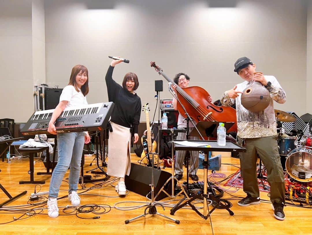 鈴華ゆう子のインスタグラム：「最終リハでした！ いよいよ5/21 Billboard LIVE TOKYO！ リハ楽し過ぎて時を忘れて沢山歌っちゃったよ。 今回のセトリは推せます。 頑張るぞ。  #鈴華ゆう子  #yukosuzuhana  #billboardlive   #和楽器バンド」