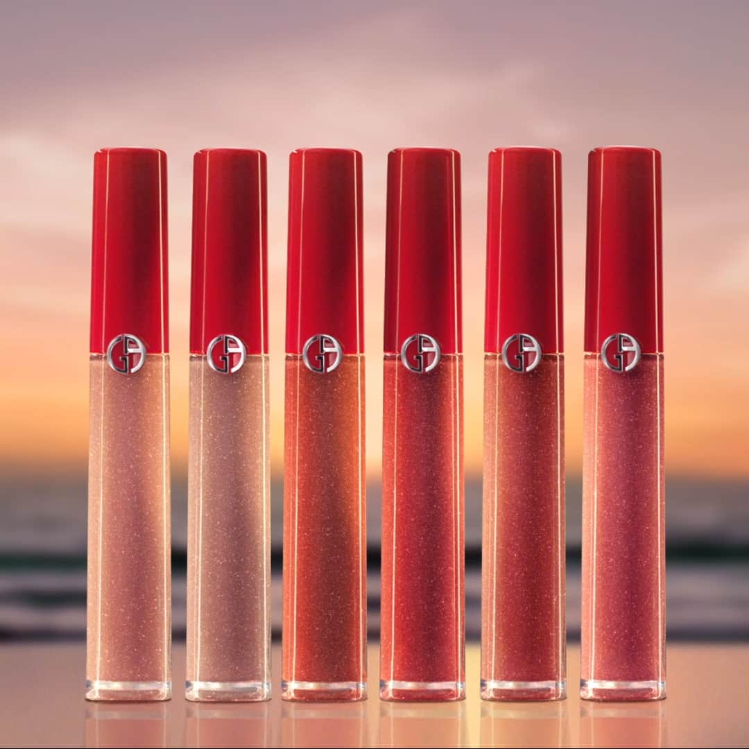 Armani Beautyさんのインスタグラム写真 - (Armani BeautyInstagram)「Sun-lit shades. Paying tribute to the Mediterranean’s sparkling color palette of warm, natural tones, the LIP MAESTRO MEDITERRANEA collection encompasses modern tinted neutrals, tonal brights, and deep hues.    Which shade has caught your eye?   #Armanibeauty #LipMaestro #lipstick」5月17日 22時00分 - armanibeauty