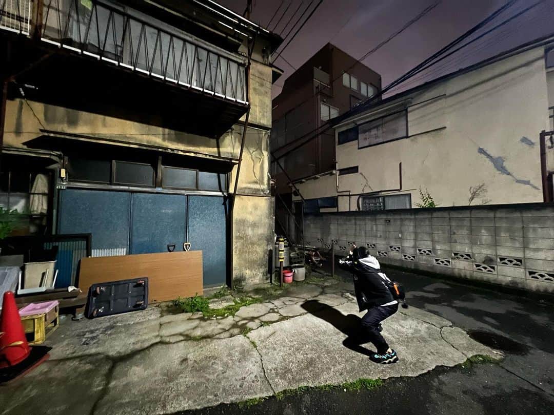 うしじまいい肉さんのインスタグラム写真 - (うしじまいい肉Instagram)「民家にスペシウム光線を打つうしじま」5月17日 22時39分 - ushijima1129