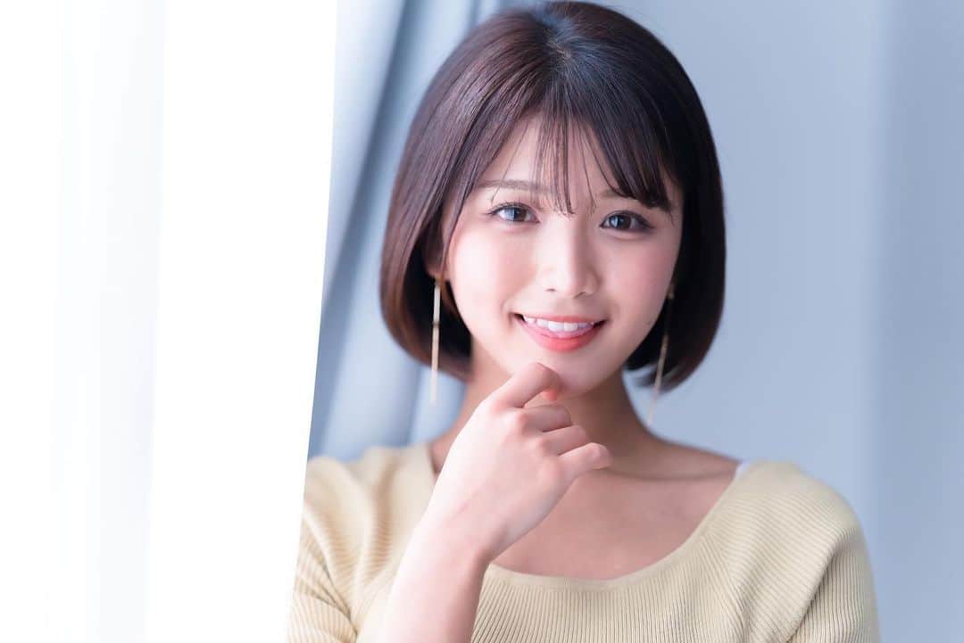 山本ゆうかのインスタグラム：「. 親知らず抜歯🦷！！！ . 私の親知らず完全に埋まってて、横向きに生えてたから ややこしい親知らずだったけど 上下2本1時間で抜けたし、耐えれるレベルの痛さでしたᕙ( ˙-˙ )ᕗ！！！ 術後も抜歯直後は痛くてロキソニン飲んだけど ロキソニン切れてからも、のたうち回る程痛い！！！！ なんてことはなく、夜は安らかに眠りました( ˘ω˘ ) . これから抜く予定ある人頑張ってねぇ」