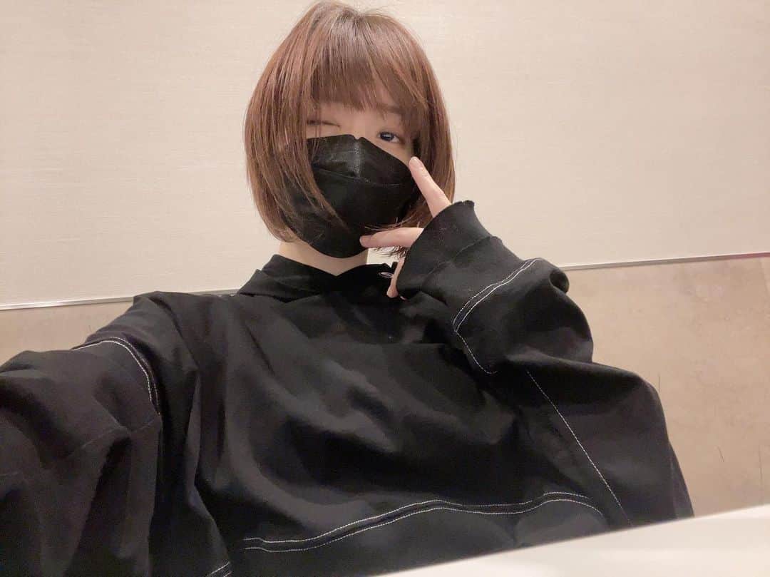 愛美のインスタグラム：「✌️✌️ #ootd #パーカー声優」