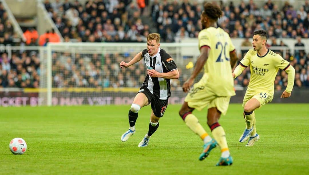 エミル・クラフトのインスタグラム：「Yesterday was electric, thanks all of you fans for the great support through the season, we do this together ⚫️⚪️」