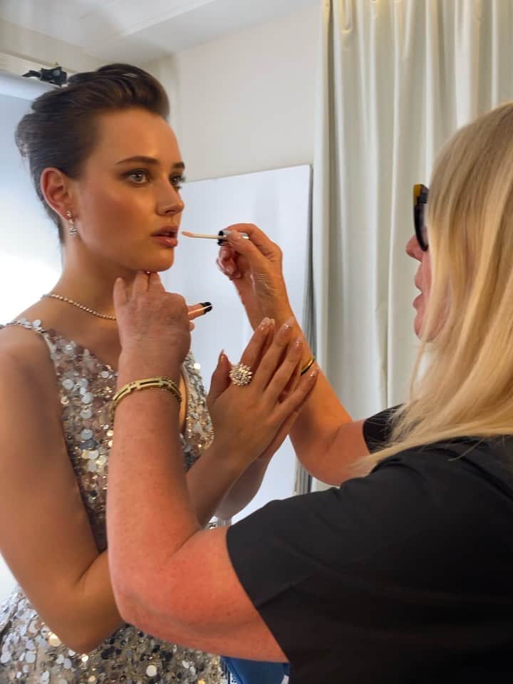 ValGarlandのインスタグラム：「Ready Steady GLOW✨✨✨✨  @katherinelangford wears @lorealparis Brilliant Signature Gloss in the shade I Soar  Makeup @thevalgarland  Hair @stephanelancien  Nails @severinelovelerouge   #LOrealParis #Cannes #Cannes2022 #OfficialPartner #WorthIt @festivaldecannes」