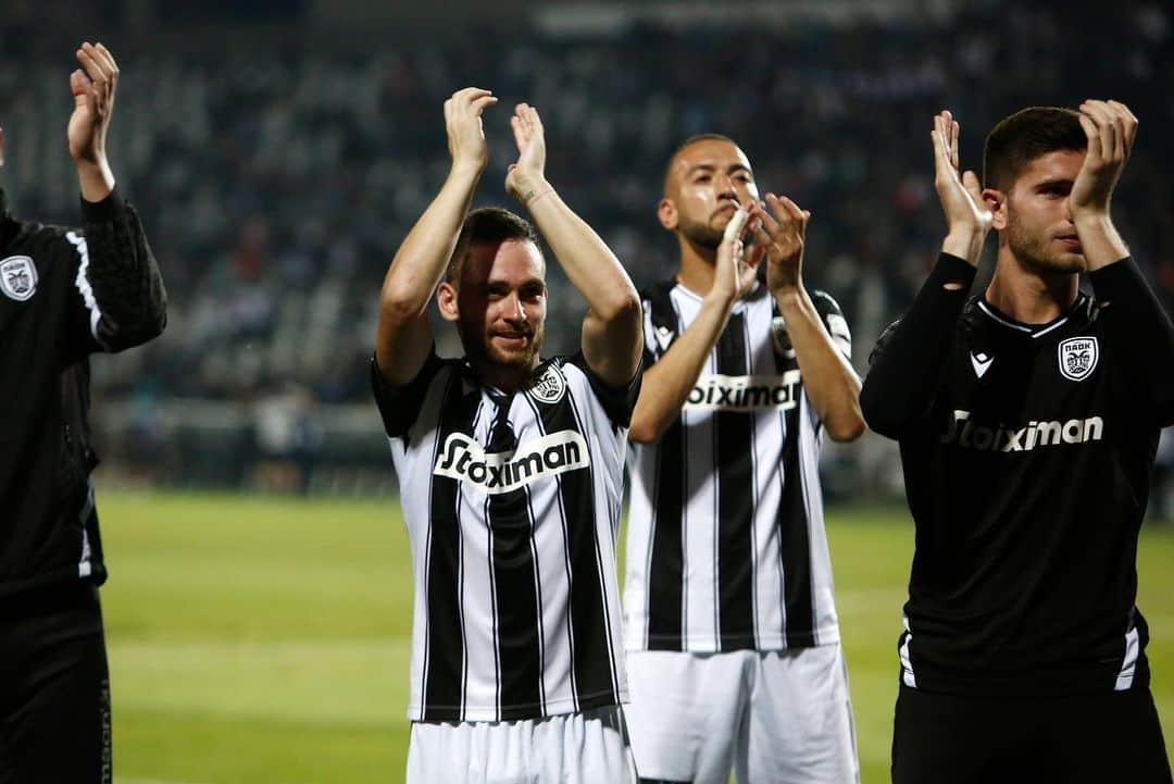 オマル・エル・カドゥーリのインスタグラム：「Last home game, Win, broken finger 💪🏽⚫️⚪️ now focus on the cup final on saturday !!」