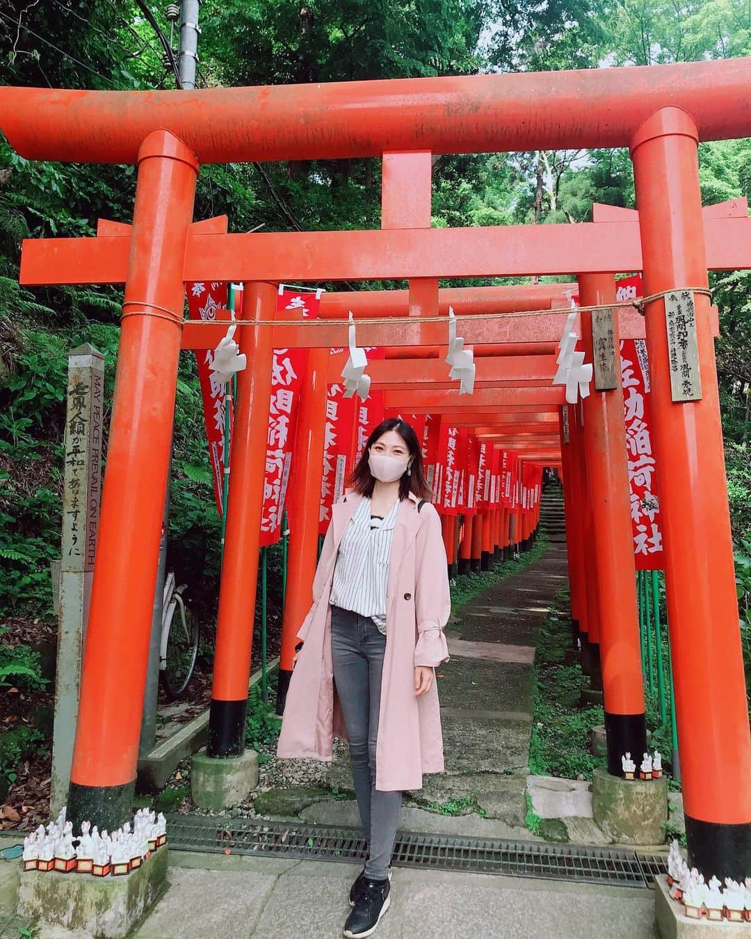 原アンナのインスタグラム：「すごく素敵な神社に出会った⛩♡ 何だか神秘的で心洗われました✨✨  #佐助稲荷神社  #鎌倉殿の13人 #ゆかりの地 #かながわらく楽ウォーキング #鎌倉散策」