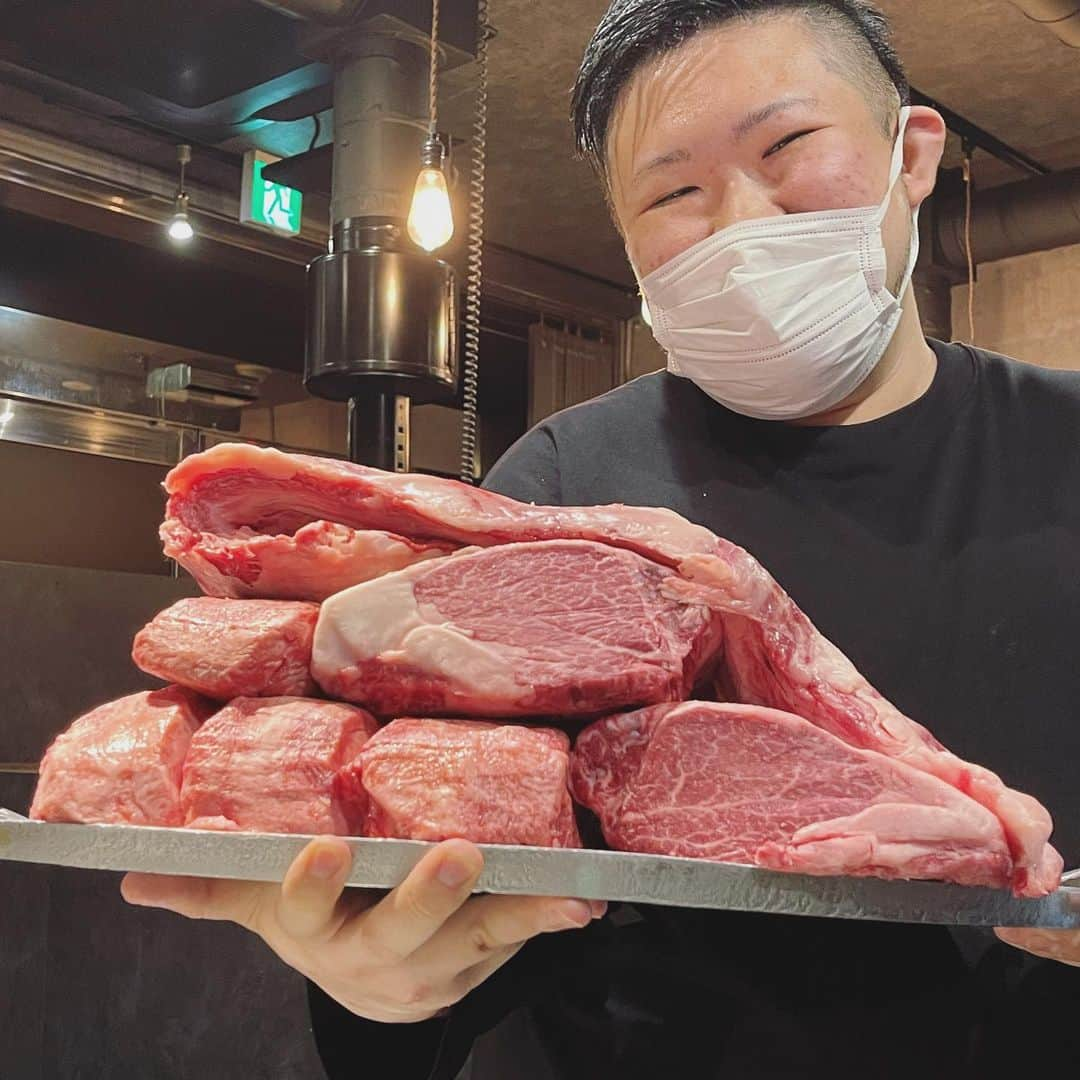 花奈澪さんのインスタグラム写真 - (花奈澪Instagram)「渋谷の会員制焼肉の一心不乱さん🥩‪  ちょっと前に 香音といってきました😎  飲み物が何回何を頼んでも200円という！ お得感満載。コースも満足😎✨  おいしいお肉は世界を救う〜  #一心不乱 #一心不乱渋谷 #紹介制 #会員制焼肉 #会員制焼肉一心不乱 #渋谷 #焼肉」5月18日 10時31分 - namio_dao