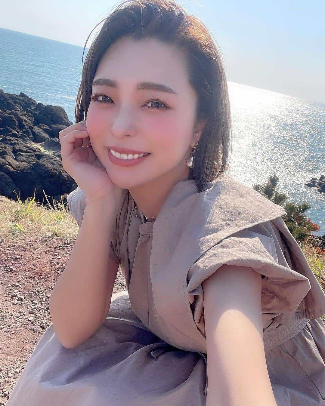 Hitomiのインスタグラム：「❤︎  お天気良くて最高💗 最近は自転車で色んなところ行くのが 趣味みたいになってる😊 運動もできるし気持ちいい🚲✨ 好きな音楽聞いてたら どこまででもいけちゃうんだよねえ🥺🌼  👗by @tothesea_hawaii   #totheseahawaii #Resortnista #海　#sea #新潟　#niigata #fashion #ワンピース　#洋服」