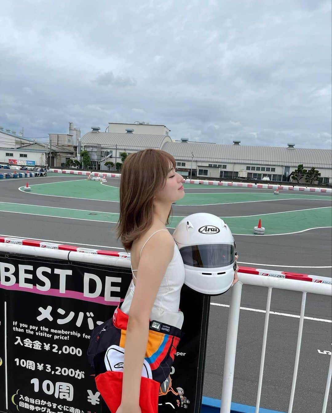 宮本りおのインスタグラム：「今年はカートたくさん練習する💪 もっと早くなりたい✨✨  #model #gravure #sexy #cosplay #时装 #粉我 #照片 #性感 #外拍 #萌 #팔로우미 #좋아요 #selfie #animegirl #asiangirl #racequeen #racecar #driver」