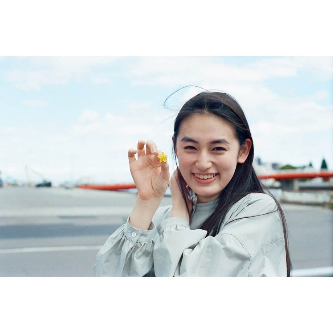 八木莉可子さんのインスタグラム写真 - (八木莉可子Instagram)「写真集「Pitter-Patter」 アザーカット📸  本誌には使われていない写真たちを、ちらり👀  #PitterPatter #ピターパター #石田真澄 さん #青幻舎」5月18日 17時55分 - yagirikaco_official