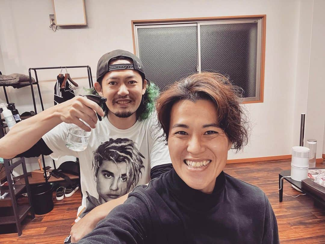 本多洸亮さんのインスタグラム写真 - (本多洸亮Instagram)「梅男さん西新井に床屋オープンした✨ 居心地良かったな〜 HPの件で話しに行ったけど、カットもパーマも顔剃りもやっちゃった🤣 人生初の顔剃りに感動した👏 東武線西新井駅付近の方、是非一度行って欲しい🥸 梅男頑張って👍  #あいのり #梅男 #UT #新店舗おめでとう」5月18日 19時21分 - kosuke_k42