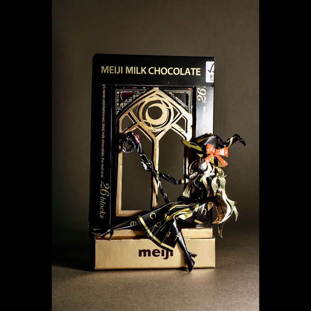 はるきるさんのインスタグラム写真 - (はるきるInstagram)「明治ミルクチョコレートの空箱で工作しました！  #空箱職人はるきる #はるきる　#パッケージアート　#ハンドメイド #ペーパークラフト #明治 #art #artist #chocolate  #meiji #harukiru #handmade」5月18日 19時42分 - kharukik97