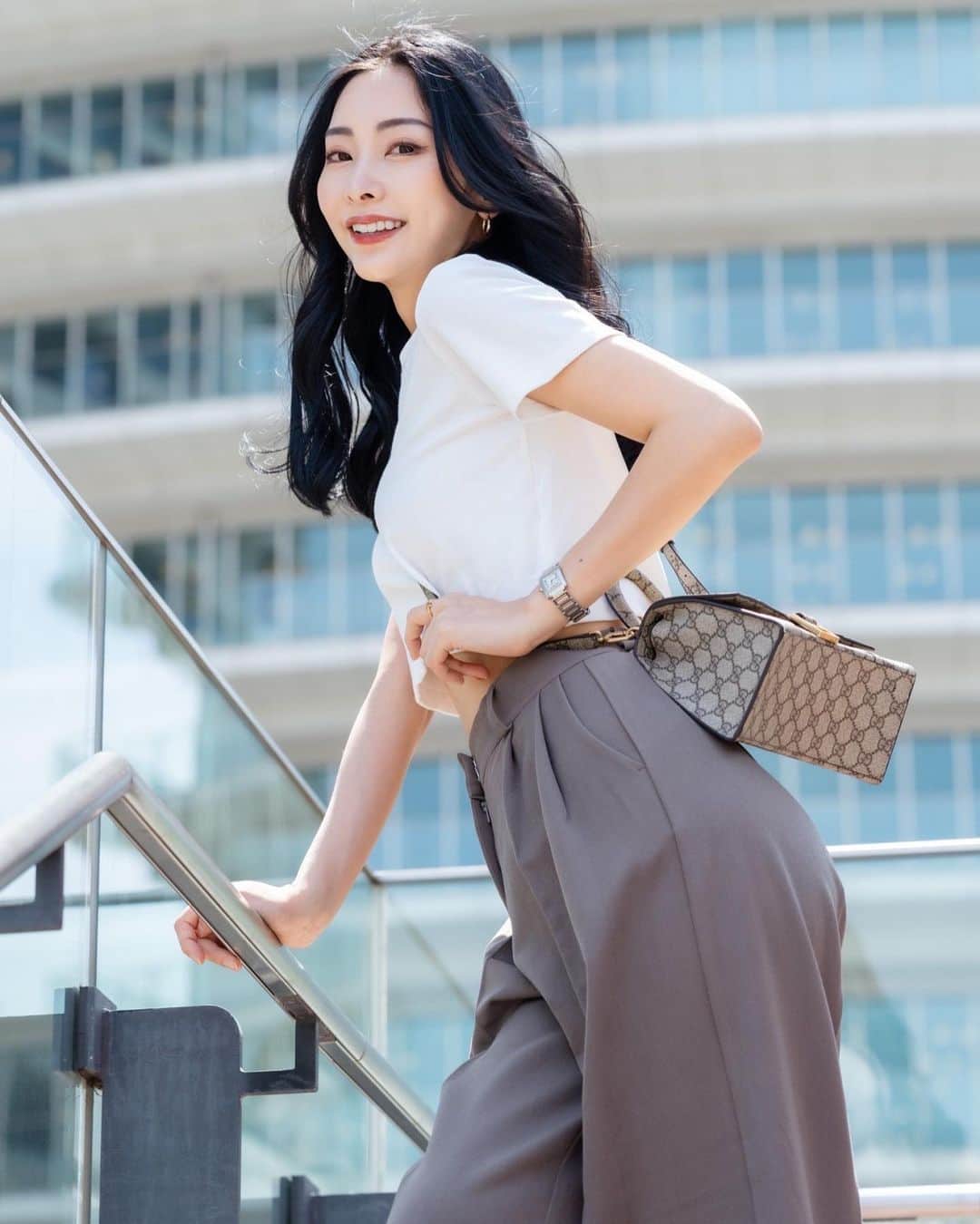 南真琴さんのインスタグラム写真 - (南真琴Instagram)「. . 今日暖かかったね☀️ 夏が好きだからはやくきて欲しいなー！！ . . #prada#model#gravure#racequeen#gridgirls #时装#自拍#照片#粉我##팔로우환영#팔로우미#셀카그램#란제리#レースクイーン#shooting#portrait」5月18日 20時15分 - makoto666_