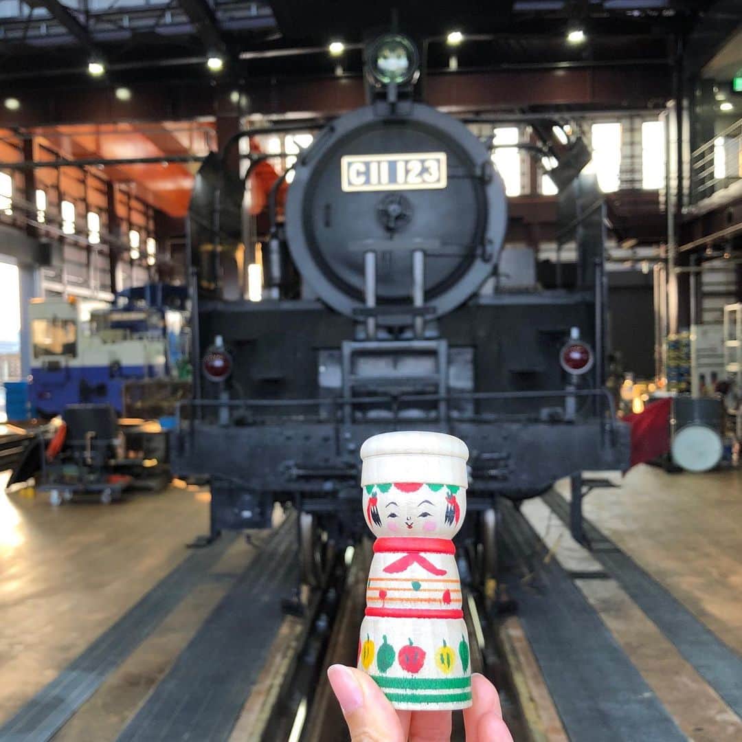 のインスタグラム：「今日は「鉄オタ選手権〜東武鉄道の陣・第二戦〜」のロケでした🚂✨  オンエアは 5月28日（土）15:30〜16:29 NHK BSプレミアム です。ぜひご乗車ください😆  #鉄オタ選手権  #東武鉄道 #高田稔雄工人  @kokeshi_takada  #旅こけし」