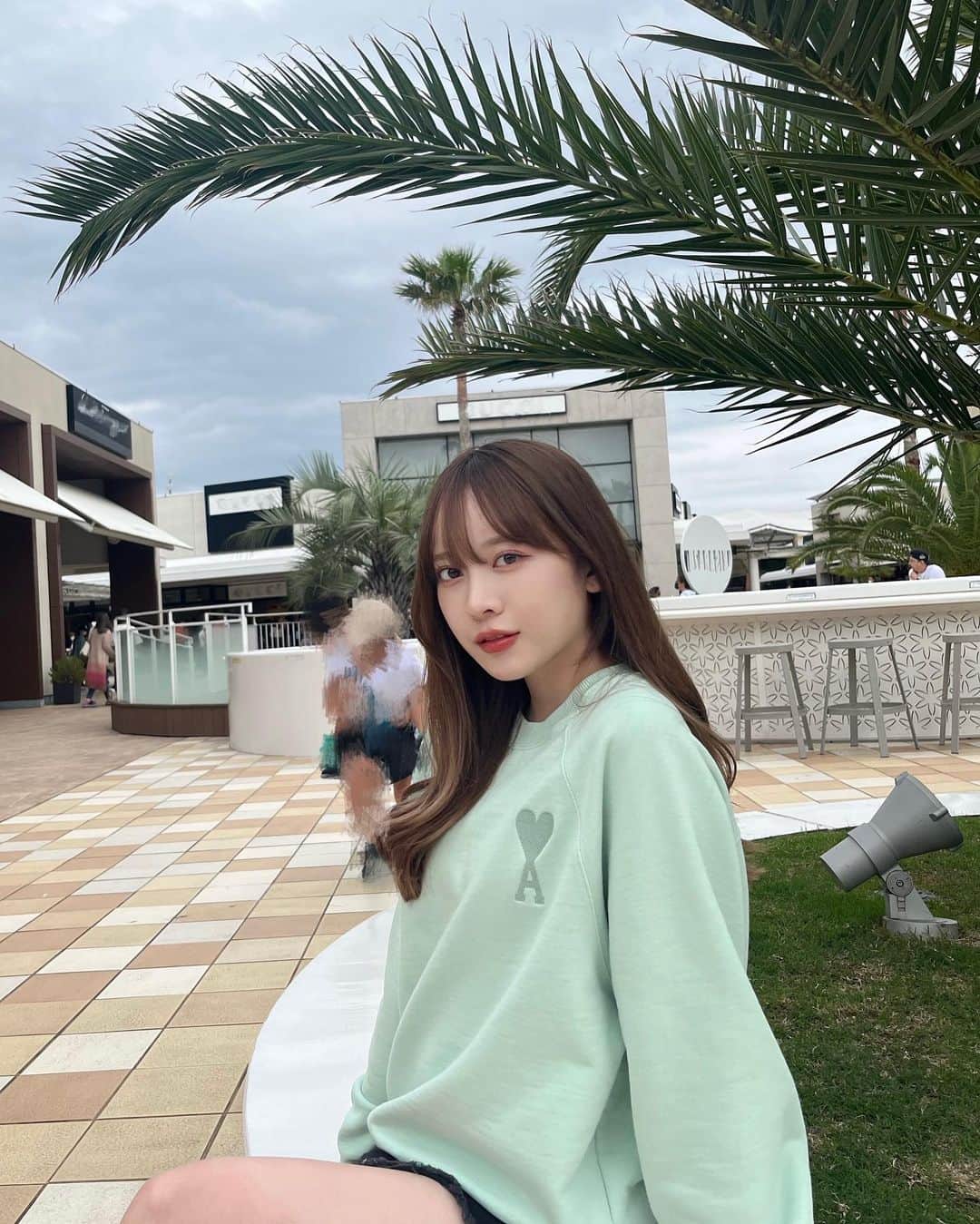 のインスタグラム：「💚💚💚 . AMI PARISが5/18から福岡の博多大丸でポップアップストアがオープンしてるみたい🫣 私も最近よく着てて好きなブランド❤️‍🔥皆さんも是非☺️   #amiparis #アミパリス」