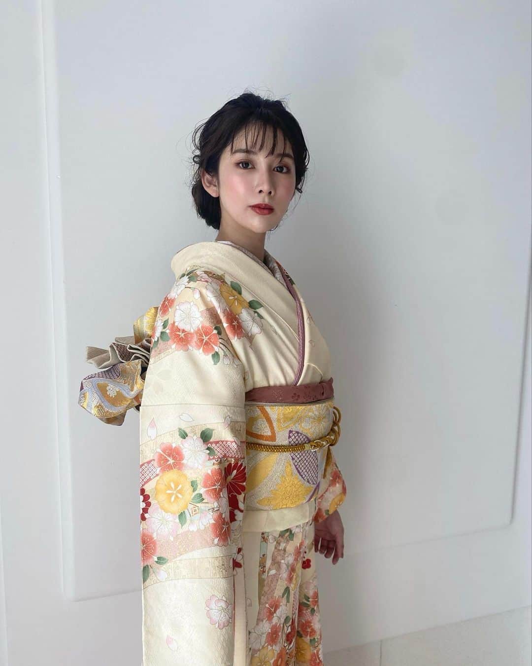 結城モエのインスタグラム：「28歳になりました。 いつもありがとうございます。 引き続き、宜しくお願い致します🌼」