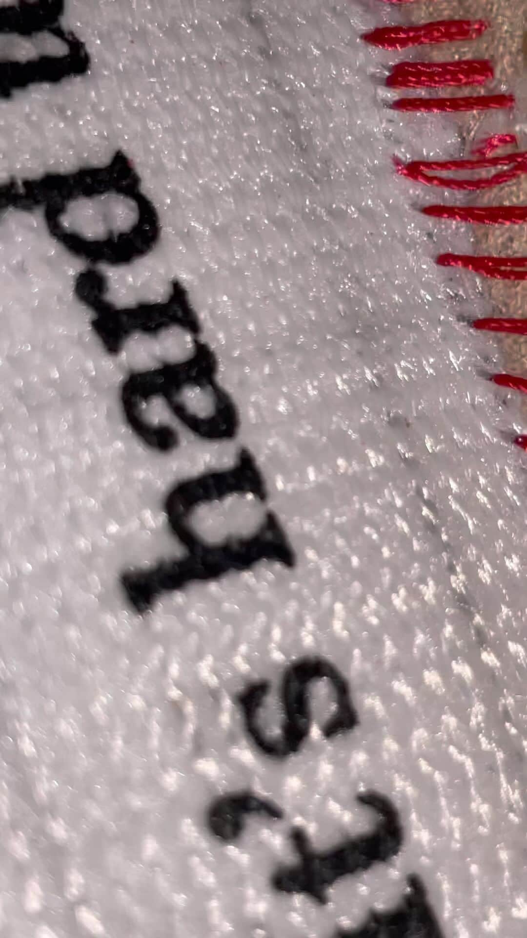 イ・チョンアのインスタグラム：「@nike X @billieeilish   hidden sentence 👤  under the insoles」