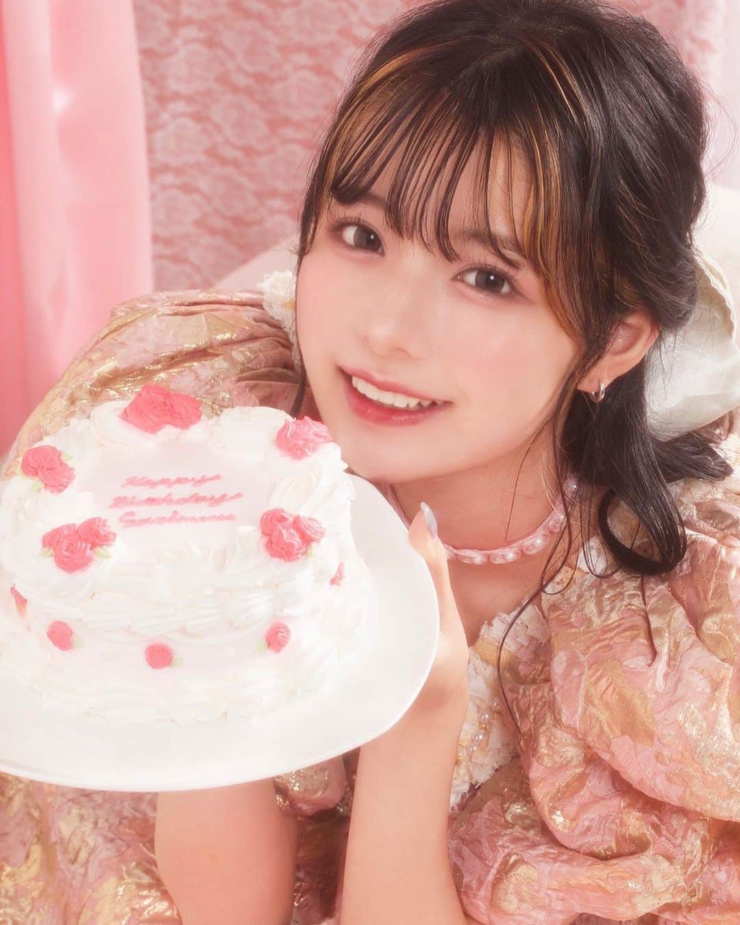 sarimaru(国木田さりまる)のインスタグラム：「25歳になりました🎂🫧 笑顔溢れる一年にしたいと思います！  そしていつも応援してくださる皆様により一層感謝を伝えられるような一年にしたいと思います🎀  これからもよろしくお願いします💐」