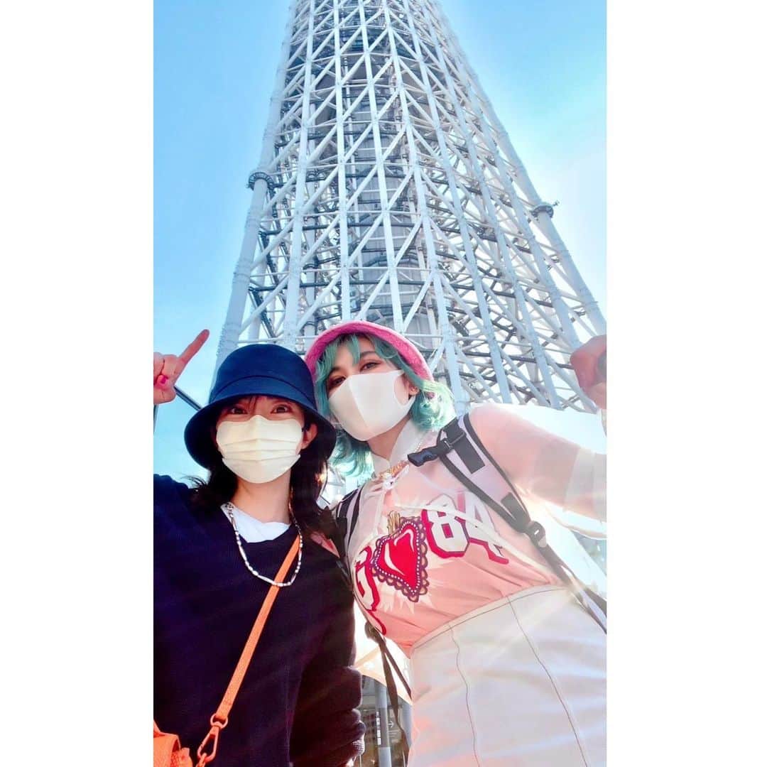 伊瀬茉莉也のインスタグラム：「🦋❤️‍🔥✨  『JOJOTREE ジョジョの奇妙な冒険 in TOKYO SKYTREE』にファイちゃんと行ってきましたー！！  東京スカイツリーとの10周年コラボイベント❤️‍🔥  最高すぎた……泣 大満足！！！！！🦋💓✨  写真upしていきますね！！  ▶︎tokyo-skytree.jp/event/special/…  #jojo  #jojoanime10th  #ジョジョの奇妙な冒険  #ジョジョの奇妙な冒険ストーンオーシャン」