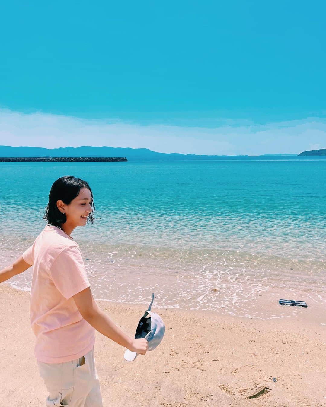 加治まやのインスタグラム：「Vacation 🐳  #長崎 #平戸 #nagasaki #hirado #vacation #国内旅行 #長崎観光 #千里ヶ浜 #歴史旅 #trip #travel #japantrip #japantravel #japan」