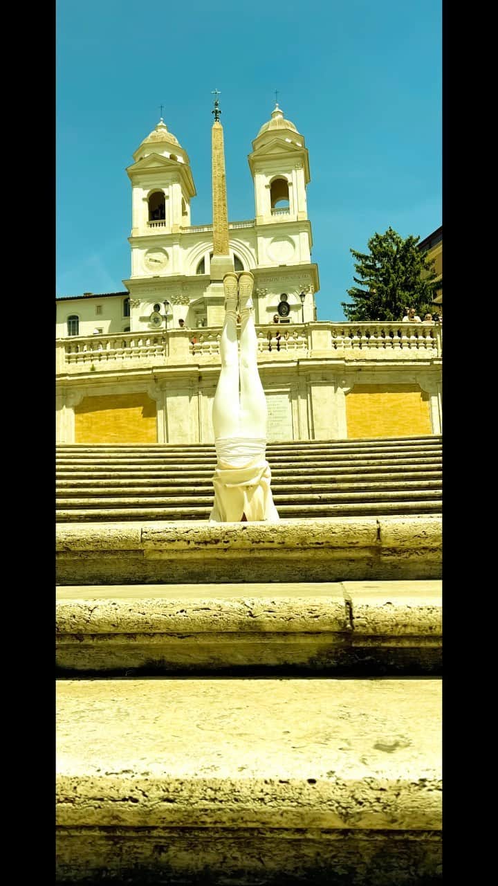 ミシェル・ロドリゲスのインスタグラム：「When In Rome; With our Fast & Furious Veteran Splinter Unit Director: Spiro Razatos , they have all the fun being the heart Beat of the franchise, with a killer cutting edge stunt team, that is &  has been for many years, ‘The Heart Beat’ of the franchise. I send mad 💚 & Respect,  to all the stunt doubles that give this franchise life; &  in the motorcycle crew mad love to : Crystal Hooks, Brittany Marcotte, “Hollywood” who’s been with us since fast 4, & the new kid on the block, with unique global wheelie skills, respect to: Arttu Sternberg, I can’t wait to see what you do with your crazy skills, Respect & 💚🤟🏽🤯🤗」