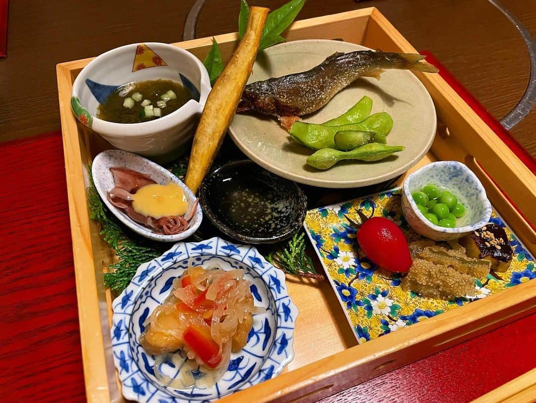 yuco_yoshidaさんのインスタグラム写真 - (yuco_yoshidaInstagram)「先月、食いしんぼ3人で春のあきんど♡♡♡ @akindo_shinsaibashi   さいっこーーーでした☺️✨🍶 お互い歳と共に環境も変わったり色んなこと経てきたなーって話してると思ったけど、 おばあちゃんになっても変わらず美味しいもの食べてしょうもないことで笑おうね！😂🫰だいすき♡ ・ ・ #酒膳皿あきんど #心斎橋グルメ  #過去pic」5月19日 14時15分 - yuco_yoshida