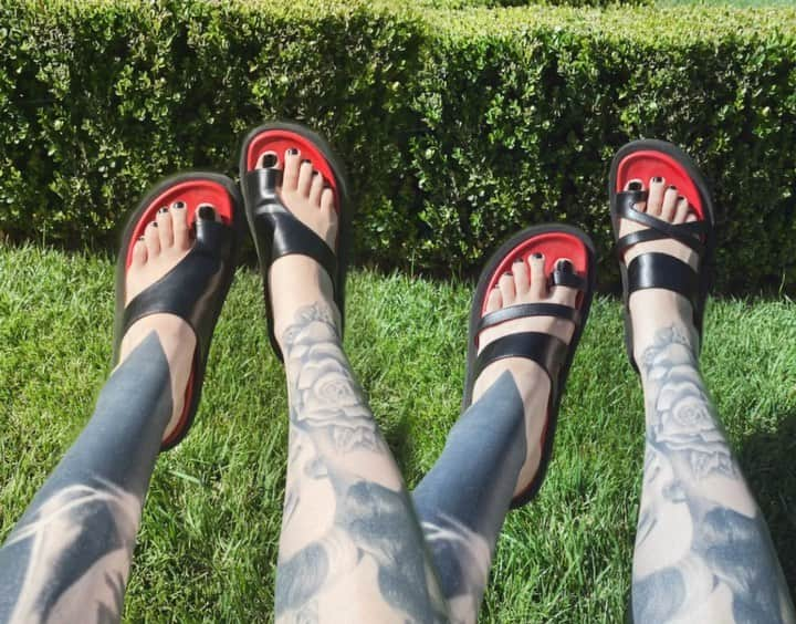 Kat Von Dのインスタグラム：「Introducing the new @vondshoes POE + EXODUS SANDALS!! Available now on vondshoes.com! 🖤」