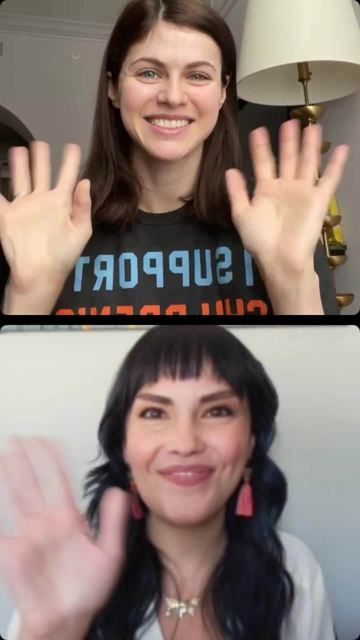 アレクサンドラ・ダダリオのインスタグラム：「Chatting with @onoursleevesofficial  for #mentalhealthawarenessmonth」