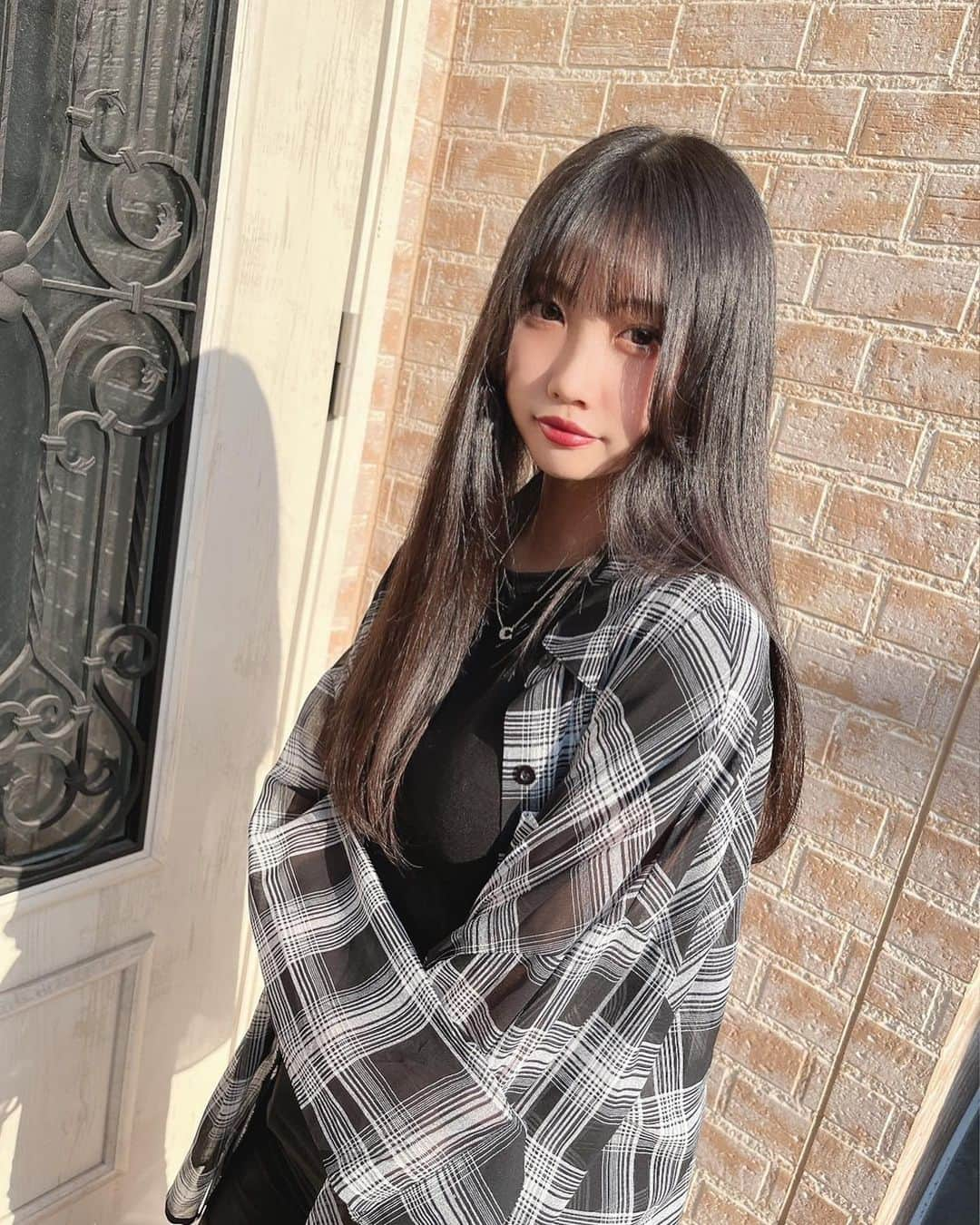 岩瀬みやびさんのインスタグラム写真 - (岩瀬みやびInstagram)「今日で18歳になりました！  この前17歳になったと思っていたら、あっという間に18歳になってしまいました。笑 成人の年齢が下がったことで早めの成年となり、まだ実感が湧きませんが周りの人への感謝の気持ちを忘れず、成長していきたいと思います！ これからもよろしくお願い致します🙇🏻‍♀️」5月19日 18時24分 - miyabi___382