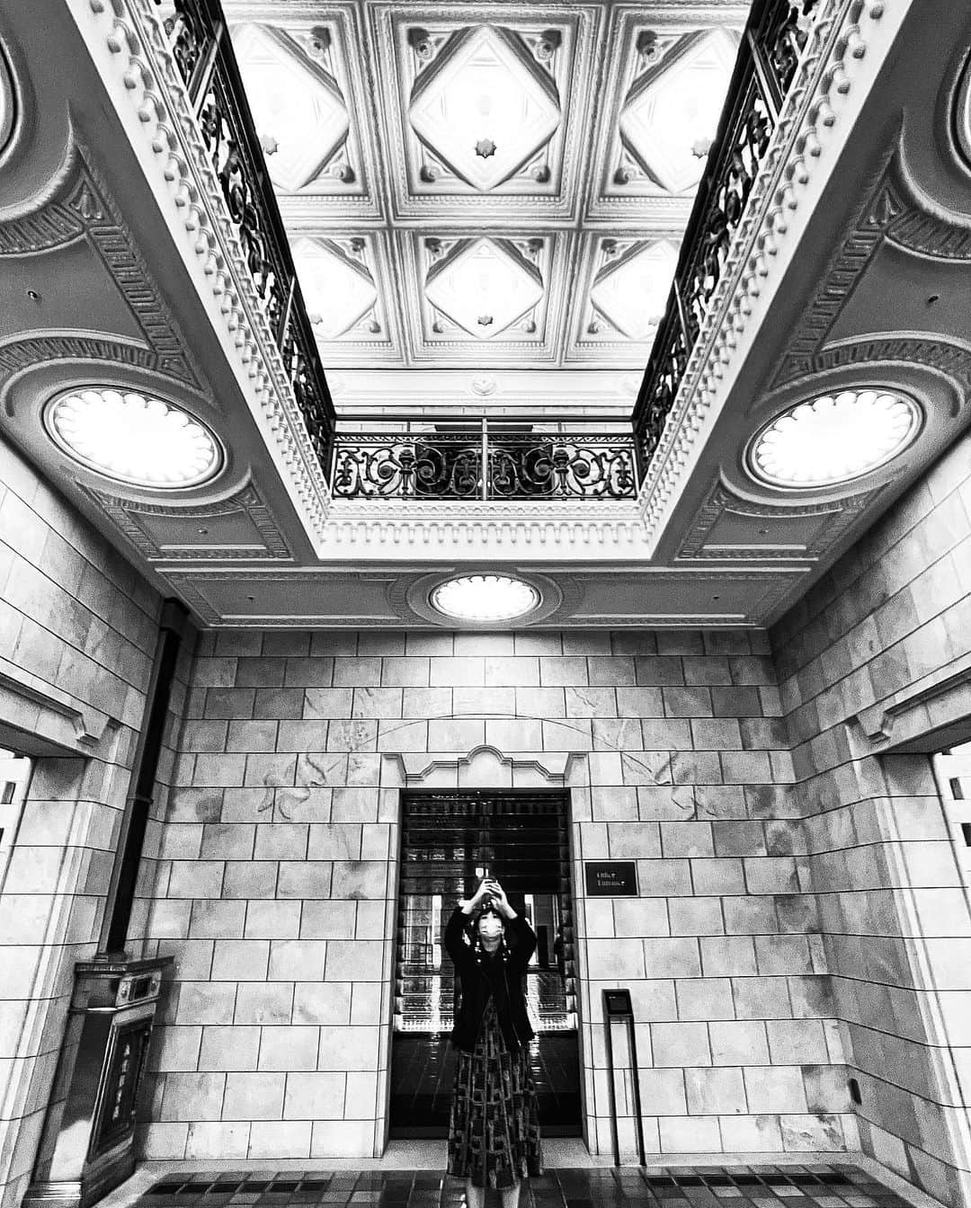 kazuのインスタグラム：「#shotoniphone #iPhoneSE3#bnw_rose #bw_perfect #flair_bnw#blacknwhite_perfection #jj_blackwhite #bnw_zone #bnw_quebec #streetGeometry_BW #BNWP_2022 #streetbnw  #street_perfection #bw_addiction #princely_bw #bw_phototrip #igersjp #team_jp_モノクロ #BWGrammer #tokyo_grapher #ShotOn_TG #tg_zdwide_pro #tg_wide #bnw_artstyle #__bnwart＿ #bnw_experimentalism #rustlord_bnw #temma20220515」