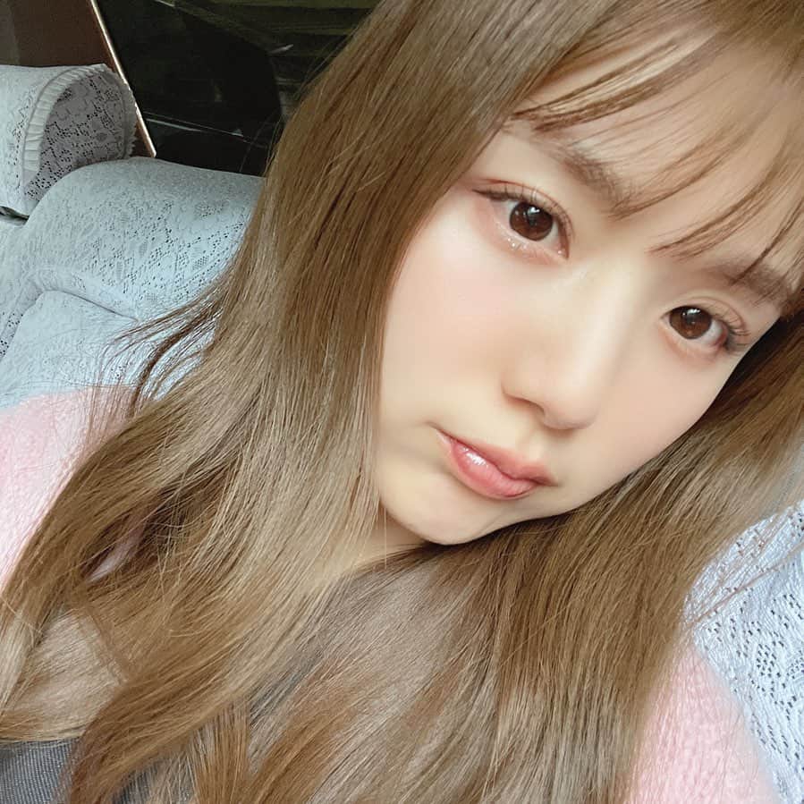 ひよんのインスタグラム：「🚗🚗  今日は移動が長かった1日🥸！ なので自撮りした🤳w  みんなはどんな1日だった？😆💛  #ひよん」