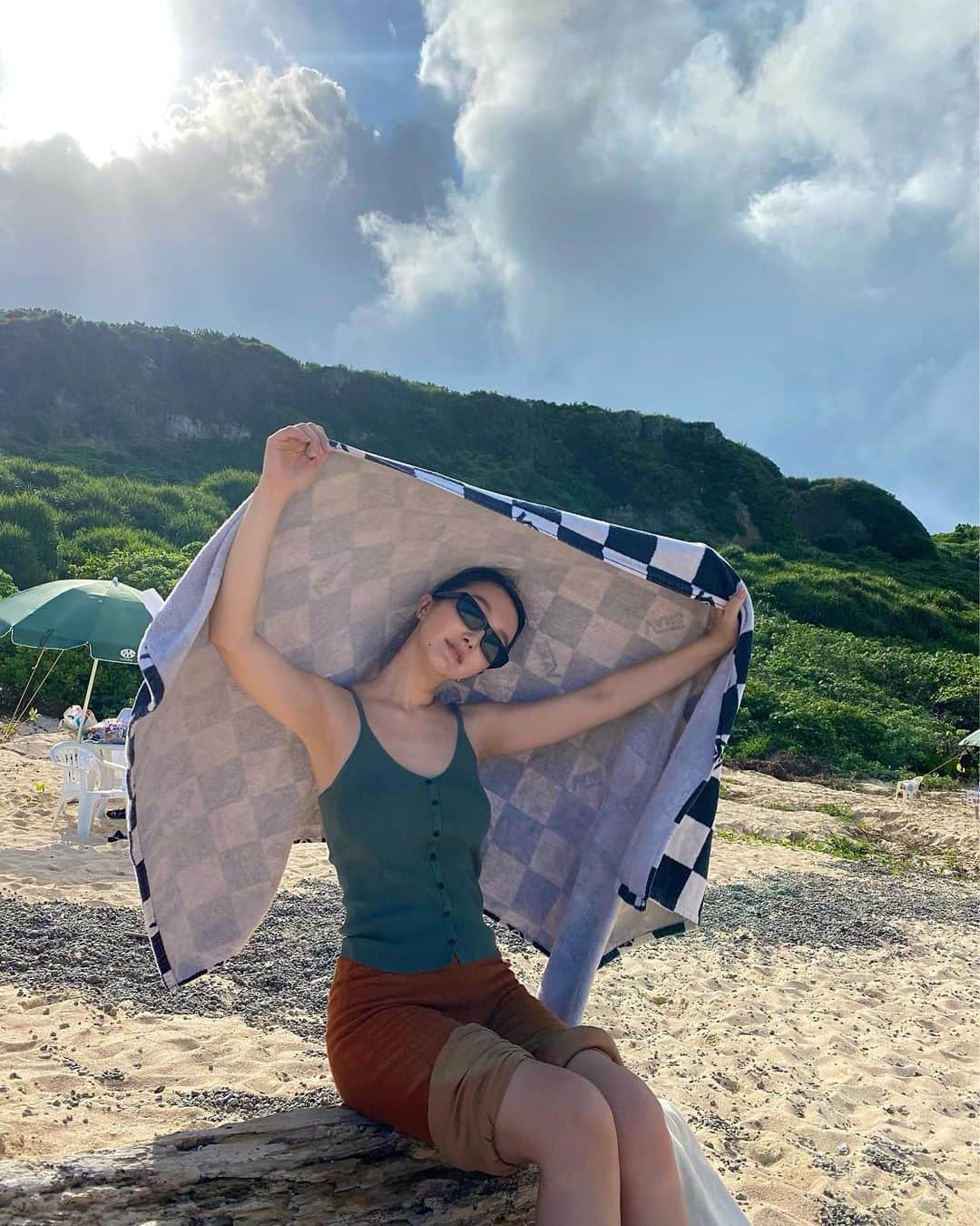 のインスタグラム：「人生２度目の宮古島。 初日だけ晴れて、あとはずーっと雨でした☔️笑  雨も楽しかったけどね！ ひたすら食べる旅に🐷🍚  #宮古島 #沖縄 #miyakojima #okinawa」