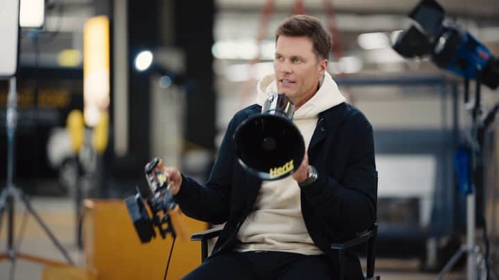 トム・ブレイディのインスタグラム：「People are always asking what brought me out of retirement. I just had an epiphany on the @hertz set. Maybe all I needed was a vacation…」