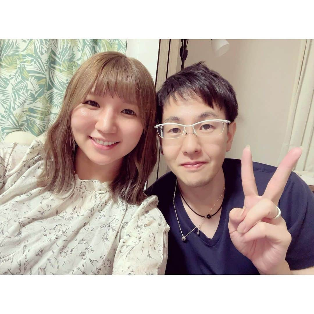 寺下智香（プロボウラー）さんのインスタグラム写真 - (寺下智香（プロボウラー）Instagram)「１回目の結婚記念日💍✨ これからも仲良く頑張ります😊  @t.kenji1099   #結婚記念日 #5月19日 #健ちゃん #いつもありがとう」5月19日 23時51分 - chika507