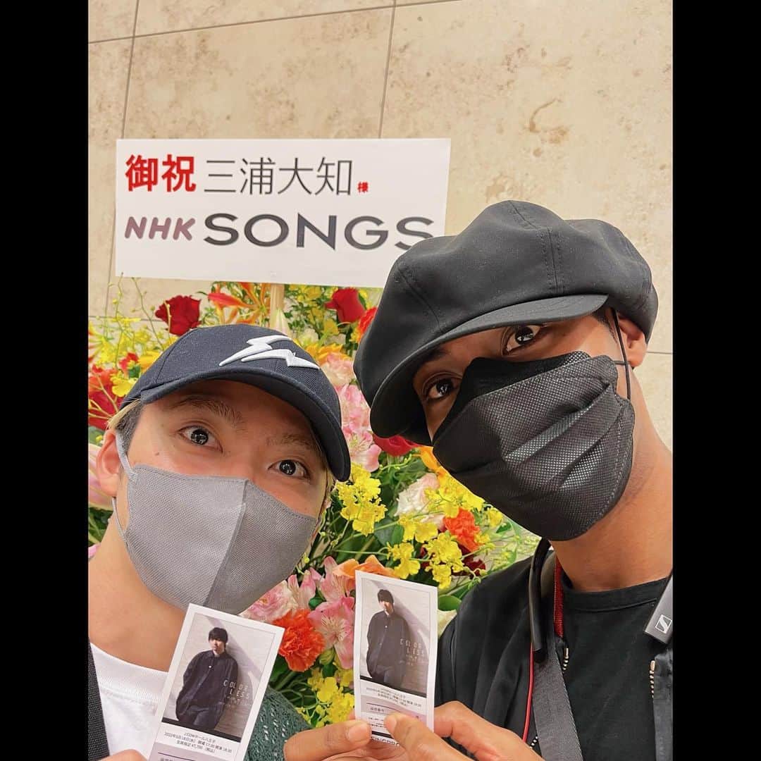 のインスタグラム：「. DAICHI MIURA LIVE TOUR 2019-2022 COLORLESS @ J:COMホール八王子  見に行ってきた〜！！ もうね。怪物だった。 最高すぎた。 ますます進化してた。嫉妬。ジェラシージェラシー。 楽しすぎた。。。  いやぁいいライブを見た後は余韻がすんごい。。。  そいえばこの会場に来るのが 超特急の、ぼでぃー&なんちゃら？ってLive振りで、そのタイミングでユーキとこうして大知くんの Liveをみてるのが、 なんか不思議な感覚になったなぁ〜。  #DaichiMiura  #COLORLESS」