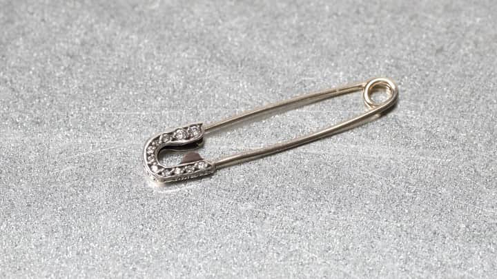 のインスタグラム：「+ safety pin + + + link in bio +」