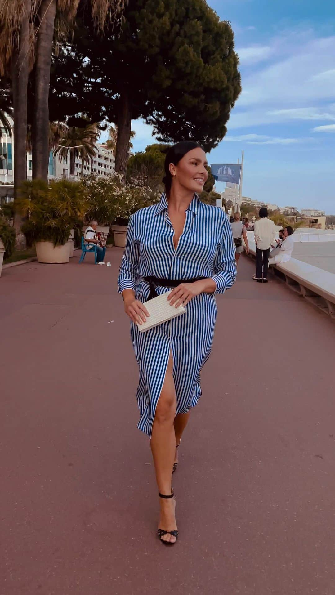 キャンディス・ハフィーンのインスタグラム：「Sometimes the sun comes out and the band strikes up as soon as you start making moves babe. 😉 💙 Dress by @ralphlauren」