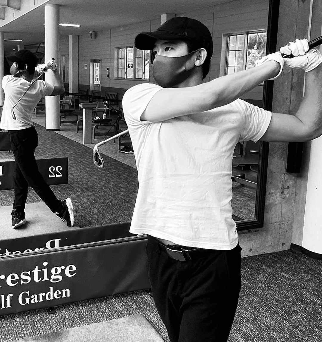 杉山宗賢さんのインスタグラム写真 - (杉山宗賢Instagram)「GOLF  #golf #golfpractice #sports #ゴルフ #ゴルフ練習 #スポーツ #ゴルフ男子 #xxio #役者 #俳優 #actor」5月20日 7時54分 - soken.sugiyama