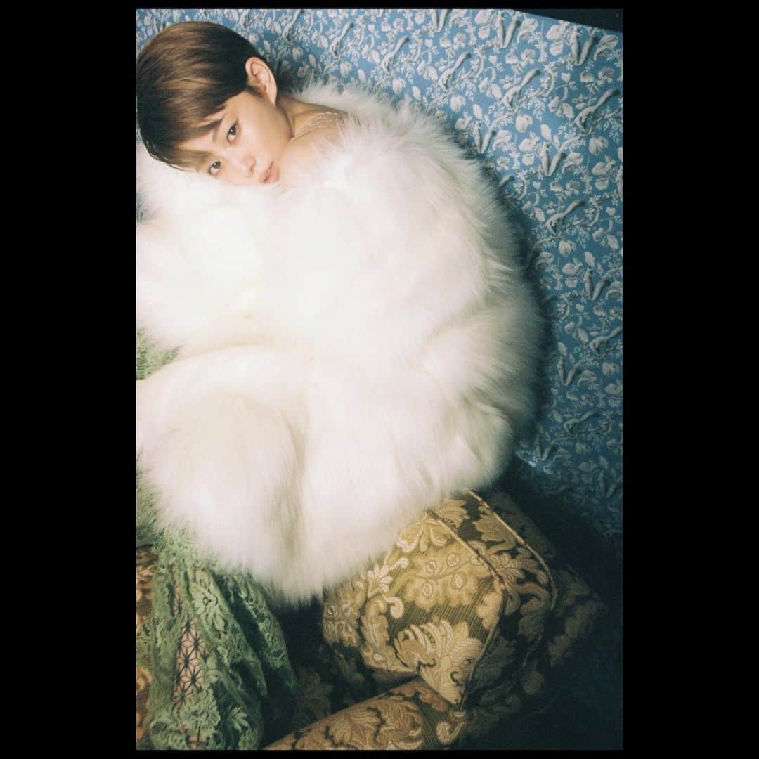 高畑充希のインスタグラム：「🌹 @gucci ✖︎ @ellejapan 🌹  大好きなメンバーと撮影しました。  ストーリーズにリンク貼っておくので、良かったら見てね😊  #gucciloveparade」