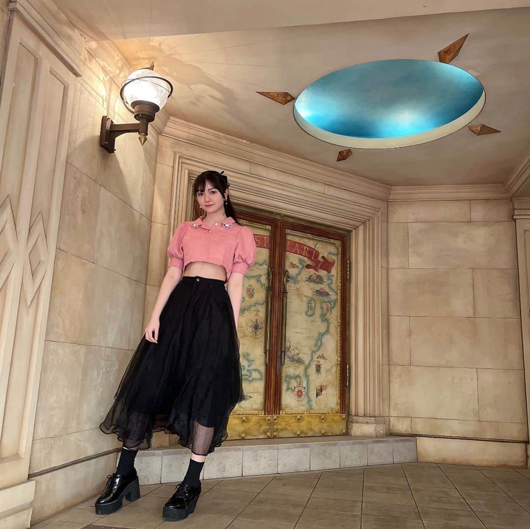 のインスタグラム：「・  🖤💗🖤💗  明日はお洋服買いに行こうかな〜〜   #06  #06년생  #0607students  #15yearsold  #fashion  #fashionstyle  #ファッション  #コーデ  #ポニーテール  #jk  #jk1  #fjk  #高校生  #beauty  #model  #pink  #全身  #173cm  #고등학생  #모델  #패션  #패션스타그램  #오오티디  #셀카  #뷰티  #귀여워  #blackpink  #shopping  #韓国ファッション  #highschool」
