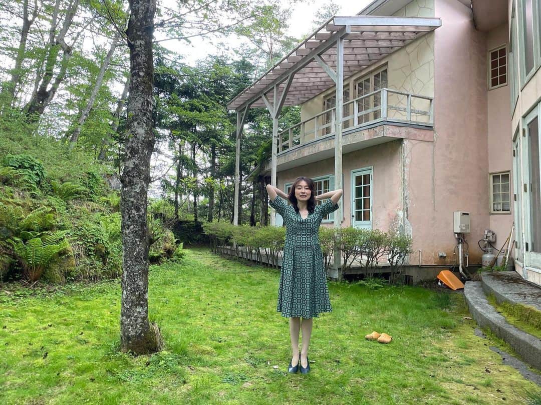 小橋めぐみのインスタグラム：「5月23日（月）Eテレ17時35分〜 「天才てれびくん　hello」  レイちゃんママ役で出演します。 5/23と5/30の前後編になります📺  現場で写真を撮らなかったので、 一昨日の、別カット！  #天才てれびくんhello」