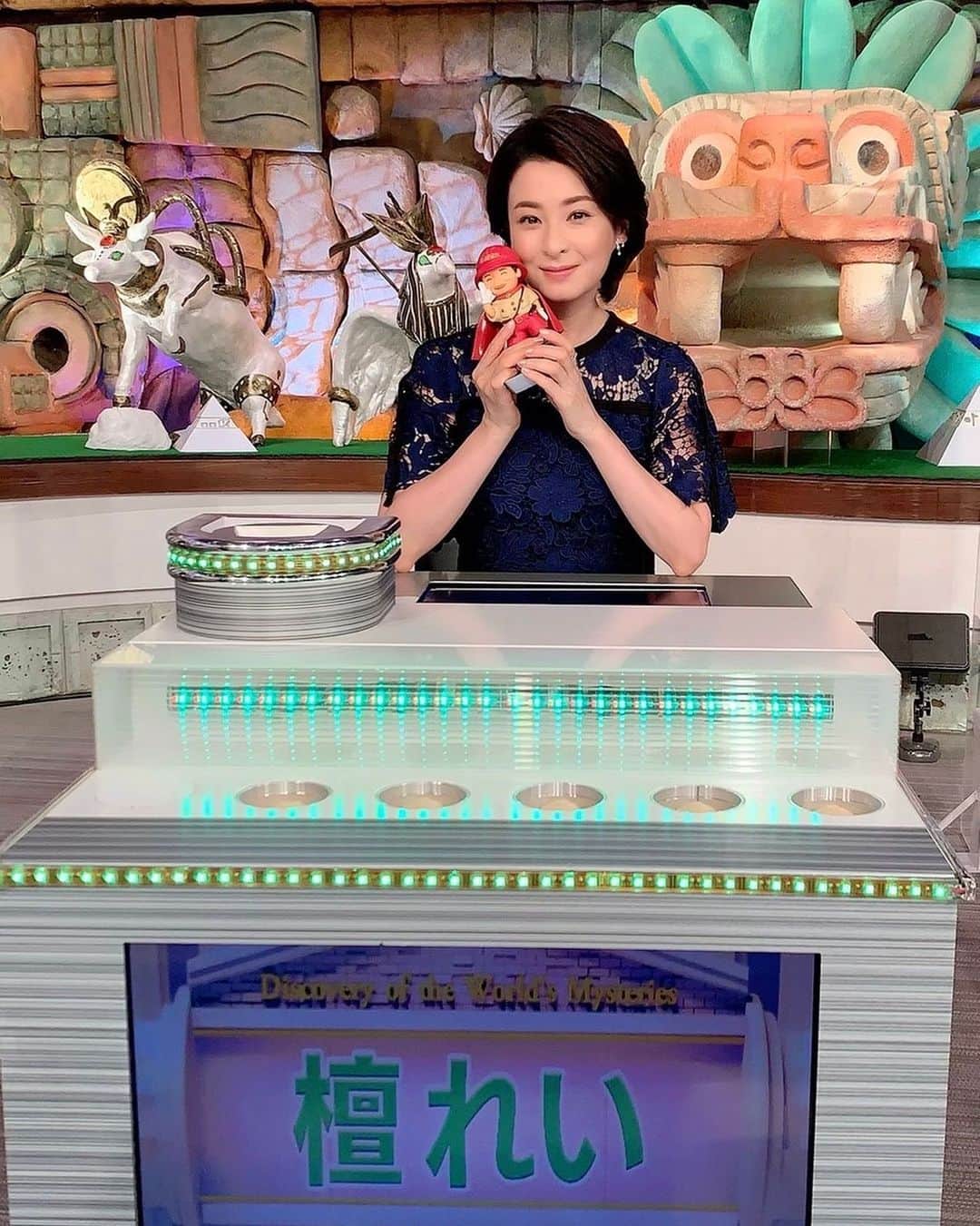 のインスタグラム：「🌹🌹  ある日のお仕事🌹  「世界ふしぎ発見！」に出演させていただきました〜✨  さぁて！何問正解したかな？  お時間ありましたら ぜひご覧下さいね〜✨  TBS「日立 世界ふしぎ発見！」 5月21日（土）21時〜  檀れい🌹  #檀れい #danrei #TBS #世界ふしぎ発見 #旅行 #神社 #絶景 #パワースポット #LANVINenBleu #tomokokodera #檀スタグラム」