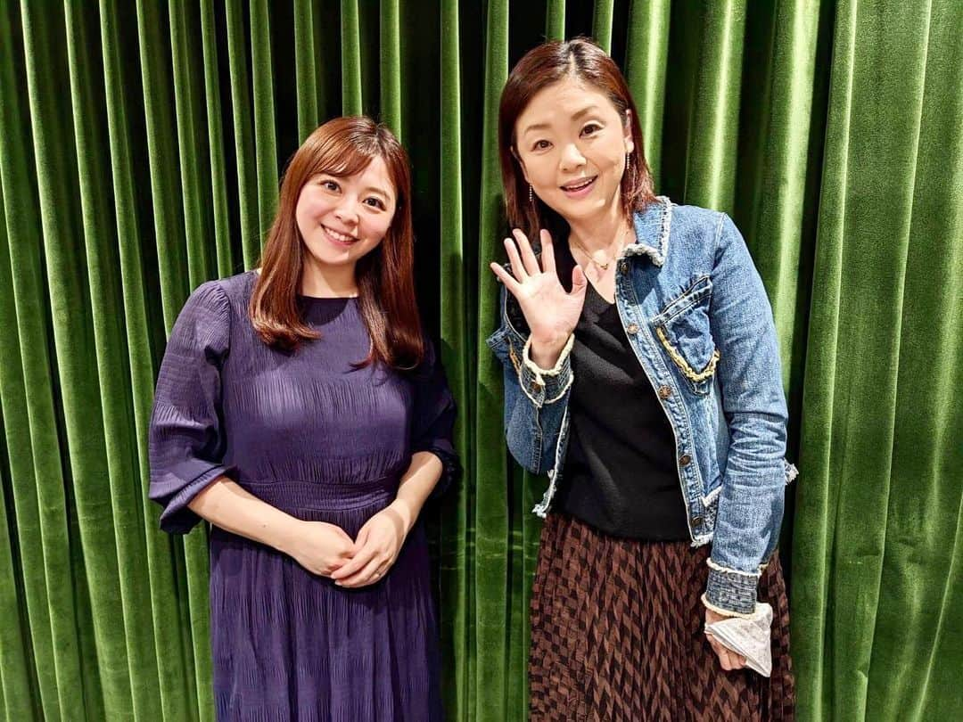 上杉桜子のインスタグラム：「今月のラジオのゲストは演歌歌手の多岐川舞子さん🎤 新曲や趣味のお話を沢山してくださいました😌 是非お聴きください♪  #TBSラジオ #土曜日夜9時 #演歌歌手 #多岐川舞子　さん #晩夏の岬 #上杉桜子 #アナウンサー」