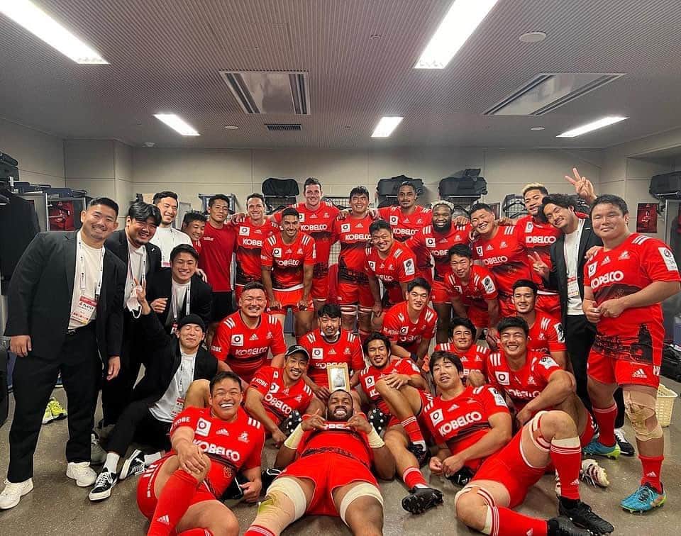 ラファエレ・ティモシーのインスタグラム：「Season 2021-2022 ✅ Thank you to everyone that supported the team this year 🙏🏾 Not the result we were after but we’ll come back hungrier next season. All the best on the next part of the journey  to the brothers moving on from the Steelers. 今シーズン終了。応援ありがとうございます。来シーズンまたがんばります」