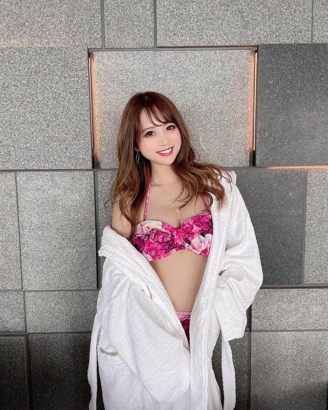 美女美容事情さんのインスタグラム写真 - (美女美容事情Instagram)「《笑顔がかわすぎる美女😆💖》⁠⠀ *⠀⠀⠀⠀⠀⠀⁠⠀⁠⠀⁠⠀⁠⠀⁠⠀ 今回ご紹介させて頂きますのは!!👀❤️⁠⠀⁠⠀⁠⠀⁠⠀⁠⠀ なみめろさん<@na.mi613> の素敵なお写真📸⠀⁠⠀⁠⠀⁠⠀ *⠀⁠⠀ ピンクのビキニもかわいいですね‼︎👙💖⠀ こんな綺麗な保育士さん羨ましいですね😍✨⠀⠀⠀⁠⠀⁠⠀⁠⠀⁠⠀⁠⠀ *⠀⁠⠀⁠⠀⁠⠀⁠⠀⁠⠀ なみめろさん<@na.mi613> 素敵な投稿をありがとうございました☺️📸✨⠀⁠⠀ なみめろさんのアカウントには他にも素晴らしい投稿が沢山ありますので是非覗いてみてくださいね💁‍♀️💙⁠ ⁠⠀ ⠀⠀⁠⠀⁠⠀⁠⠀⁠⠀ △▼△▼△▼△▼△▼△▼△▼△▼△▼ ⁠⠀⁠⠀⁠⠀⁠⠀ ❤️🧡💛「ビジョビ (美女美容事情)」💚💙💜⠀⠀⠀⠀⠀⠀⠀⠀⠀⠀⠀⠀⠀⠀⁠⠀⁠⠀⁠⠀⁠⠀⁠⠀⁠⠀ 👇掲載ご希望の方は👇⠀⠀⠀⠀⠀⠀⠀⠀⠀⠀⠀⠀⠀⠀⠀⁠⠀⁠⠀⁠⠀⁠⠀⁠⠀⁠⠀ @b_b_j.jタグ付けと🖤 #ビジョビ ⁠⠀⁠⠀ 🖤タグ付けお願いします⠀⠀⠀⠀⠀⠀⠀⠀⠀⠀⠀⠀⠀⠀⠀⁠⠀⁠⠀⁠⠀⁠⠀⁠⠀⁠⠀ △▼△▼△▼△▼△▼△▼△▼△▼△▼ ⁠⠀⁠⠀ #美人#美女#水着#ビキニ⠀ #保育士#北海道#プール⠀ #インスタ美人#インスタ美女」5月20日 17時37分 - b_b_j.j