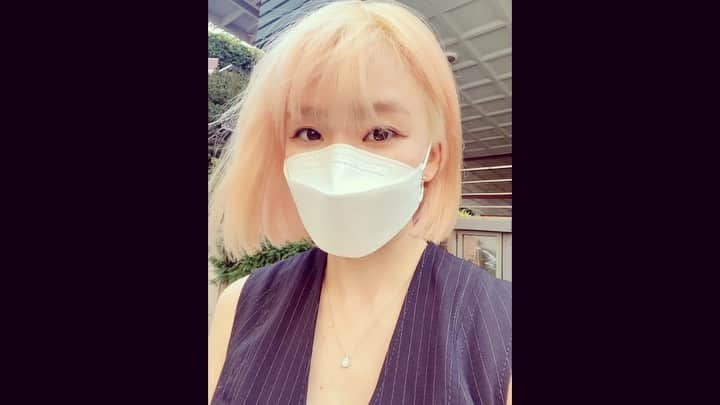 カン・ユンジのインスタグラム：「❤️new hair  By  @hair_artist__goeun  at 더블 앤  🌼😊🙏 #hair #bobhaircut #ヘア #ぼぶへあー」