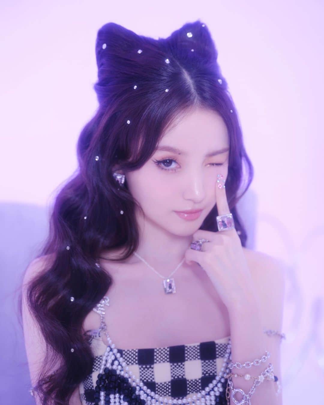 リン・シャオザイのインスタグラム：「🔮🐱🐈💕🎧🦋」