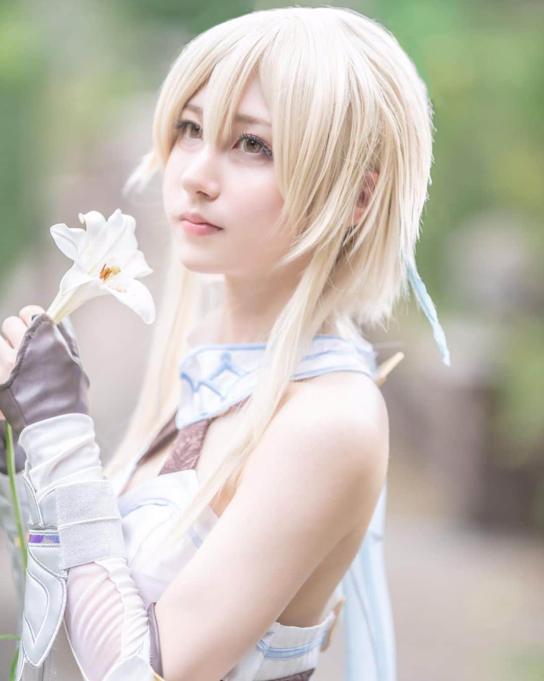 てーらのインスタグラム：「写真集の表紙です❥ ❥ ❥ ❥ ❥ ❥  #女子大学生 #女子大生 #jd #cosplay_style #コスプレイヤーさんと繋がりたい #コスプレ #コスプレイヤー #cosplaygirl #cosplay  #japanesegirl #カメラマン募集 #カメラマンさんと繋がりたい #被写体になります #被写体モデル #被写体希望 #ポートレート 撮影  #genshinimpact  #原神  #ちゅーむ  #cawaii #cawaiigirl #follow	 #followme  #蛍コスプレ  #蛍  #Traveler  #旅人 #原神蛍  #lumine  #luminecosplay」