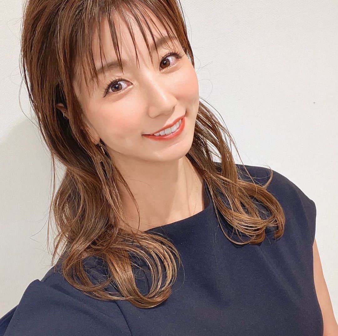 のインスタグラム：「5月11日、37歳になりました✌🏻❤️ ⁡ 37歳になった青木愛もどうぞよろしくお願いします☺️💋」