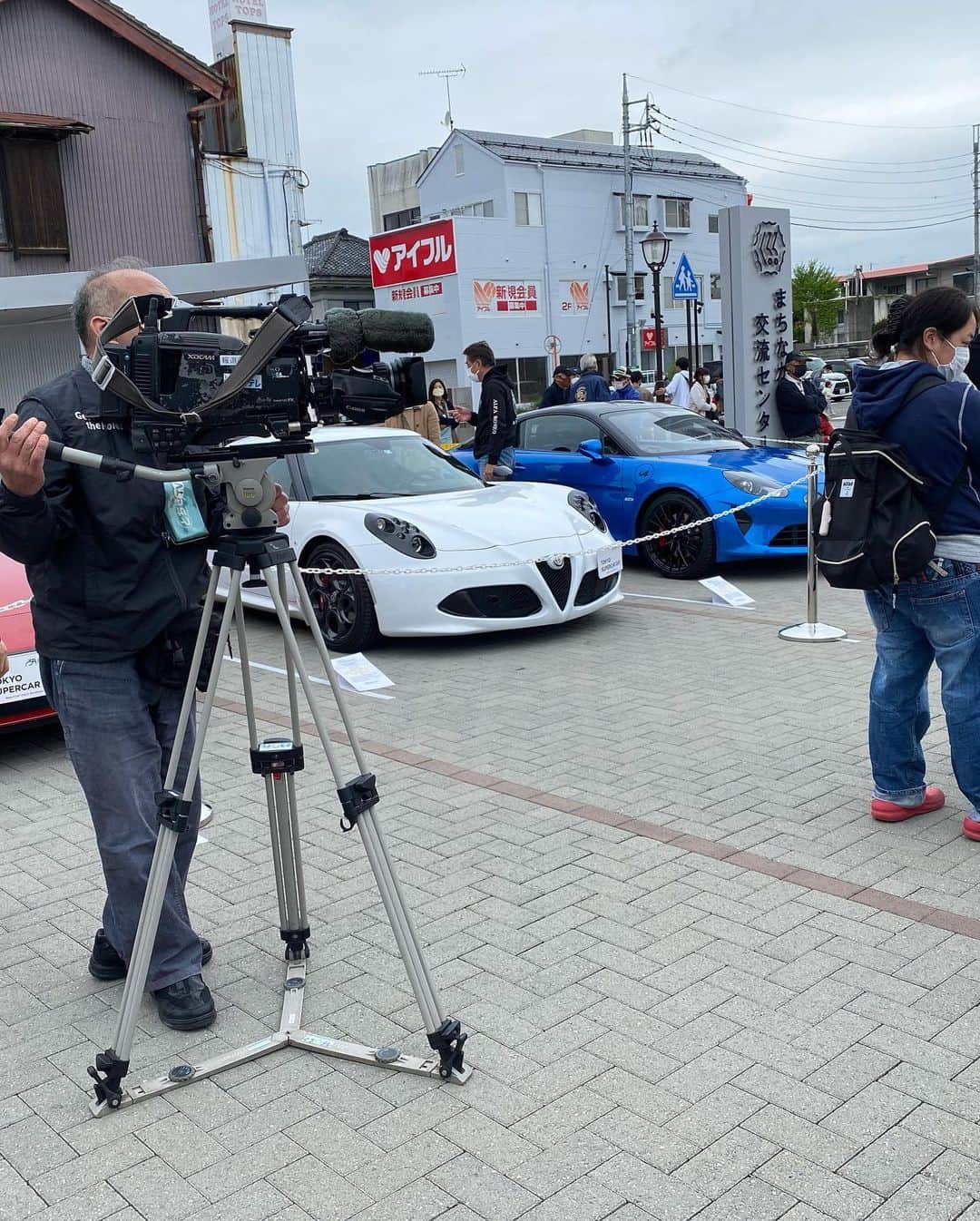 さくらさんのインスタグラム写真 - (さくらInstagram)「🚗💨  スポーツカーイベント🏎🏎💨  パトカーを先導にパレード パトカーのナンバーが110👮🚔 TVとかの取材もきてた   #スポーツカー #sportscar #sportscars  #ランボルギーニ #ランボルギーニウラカン  #lamborghini  #スーパーカー #supercar #supercars  #車 #パトカー #警察 #police」5月21日 6時09分 - sakura_golf_